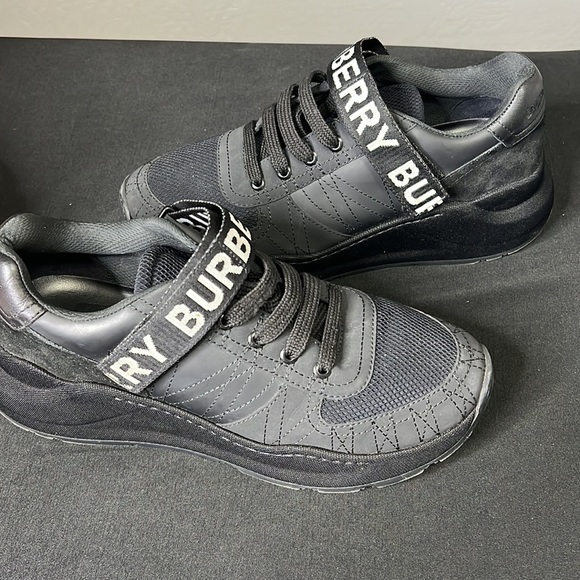 Burberry sneakers - Picture 6 of 8